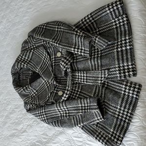 A pea in the pod wool coat, GUC needs a cleaning, looks amazing with the bump